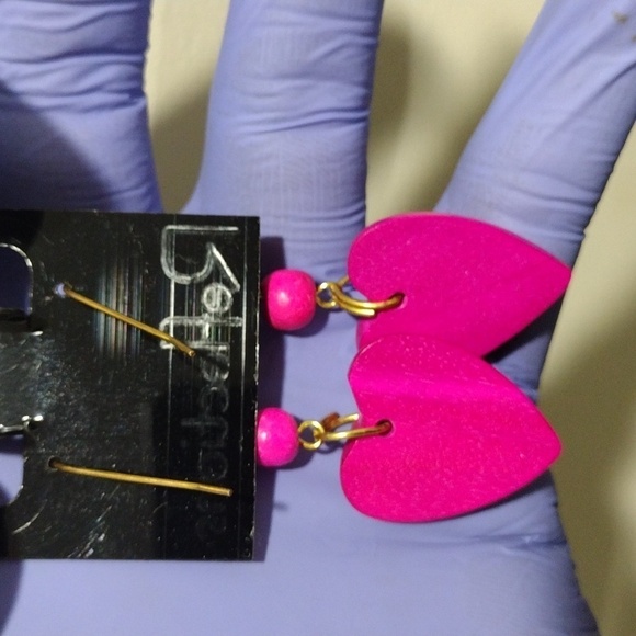 Women's Stylish Pink Wooden Heart Shape Design Beaded Drop Dangle Earrings, 2-in - Picture 5 of 5